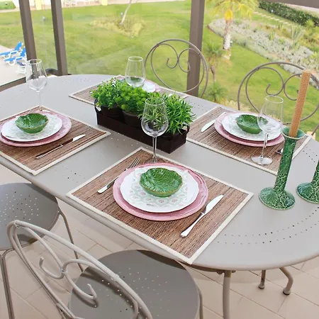 Achard Marina Апартаменти